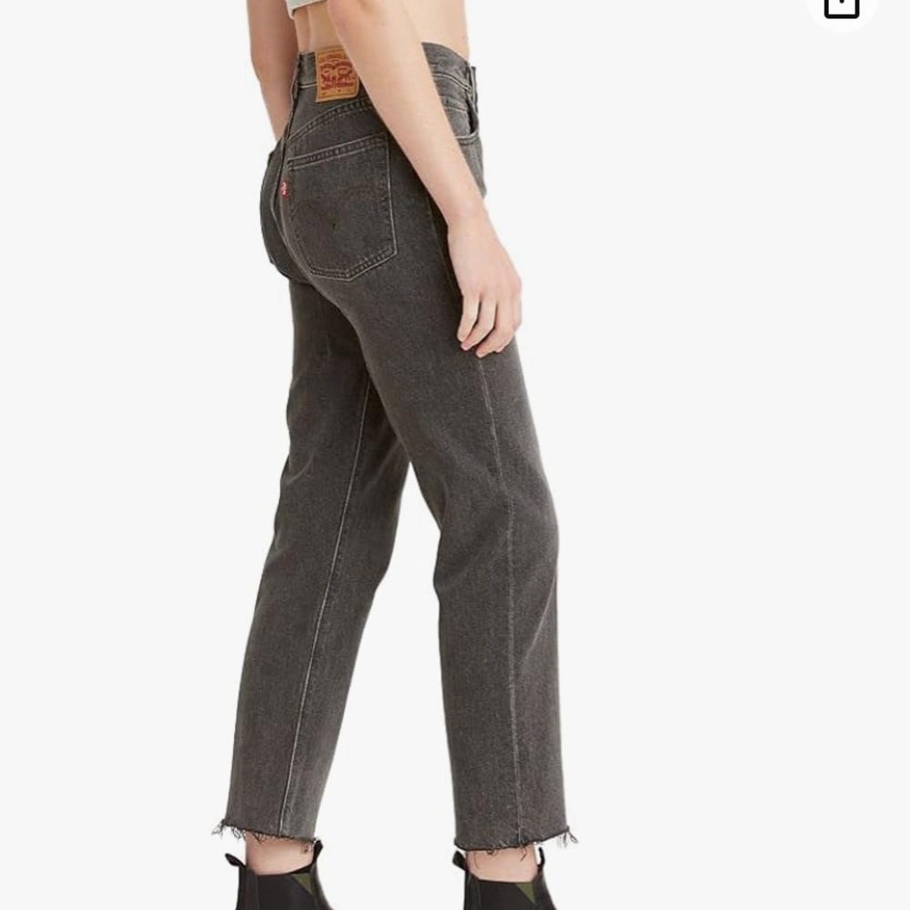 Levi’s 501 cropped jean